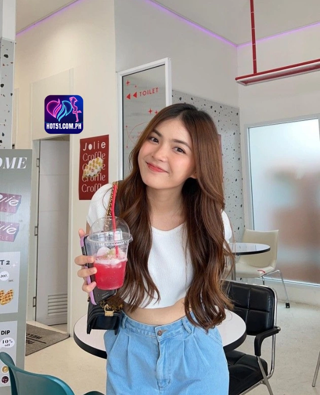 Zendaya Shines Bright on HOT51 Platform 1 - Hot51 Zendaya HOT51.COM.PH