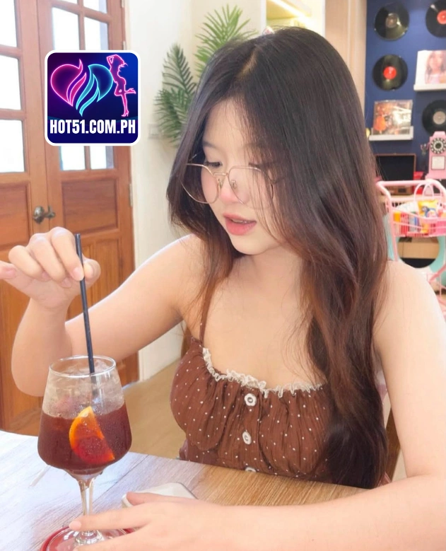 Max Thompson Beautiful Girl on Hot51 App 3 - Hot51 Max Thompson-hot51.com.ph